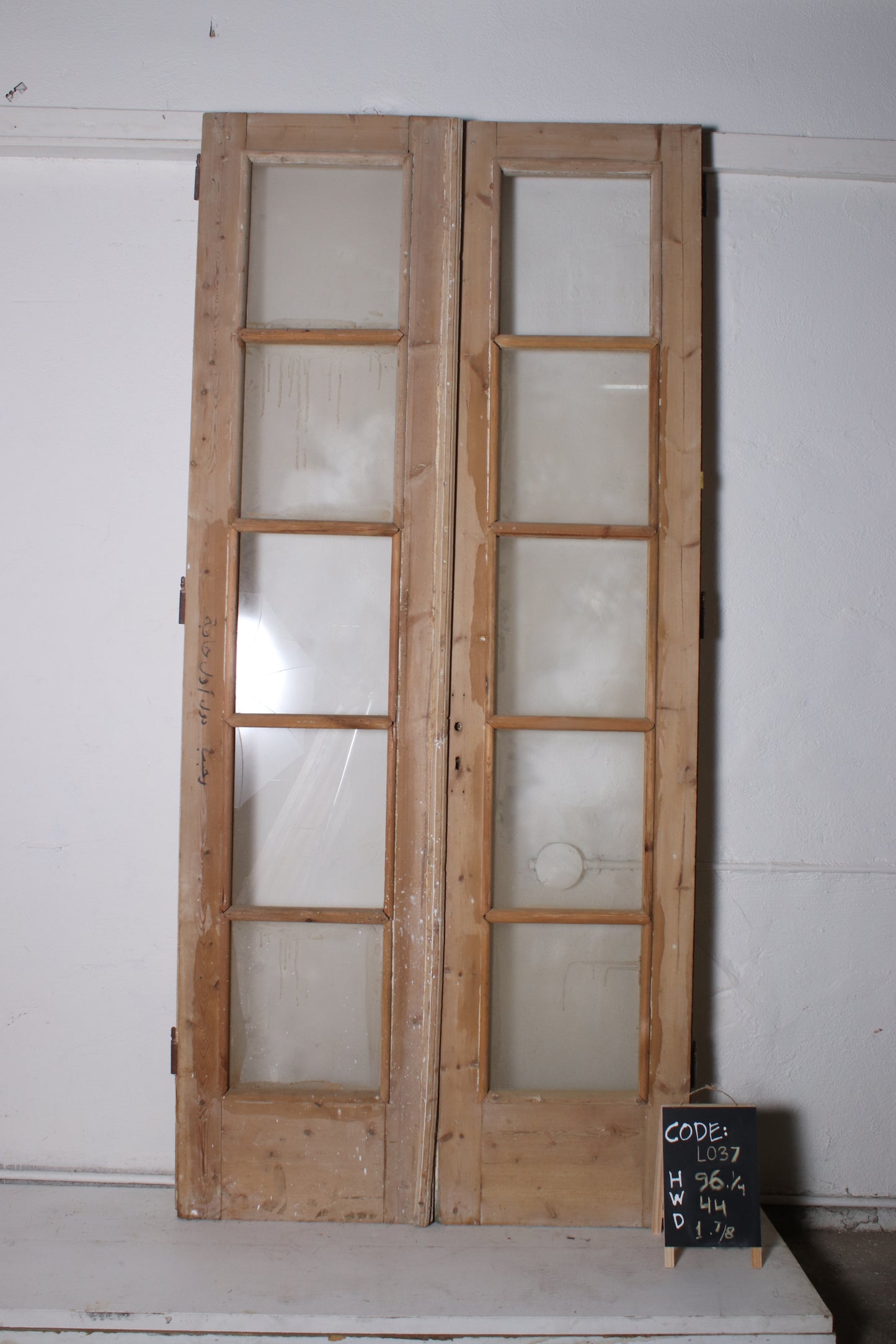 VINTAGE DBL FRENCH GLASS DOOR L037