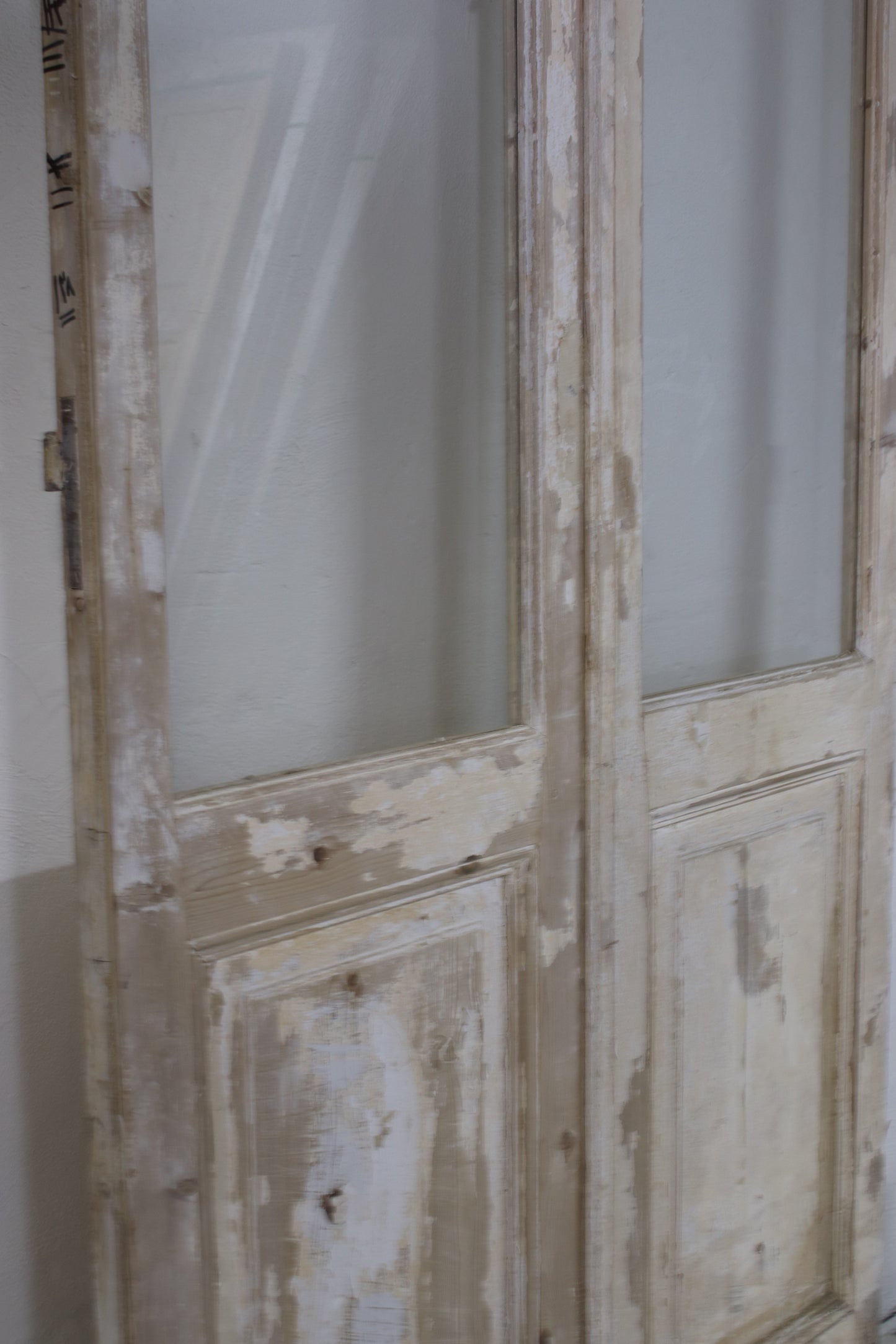 VINTAGE DBL FRENCH  GLASS DOOR L069