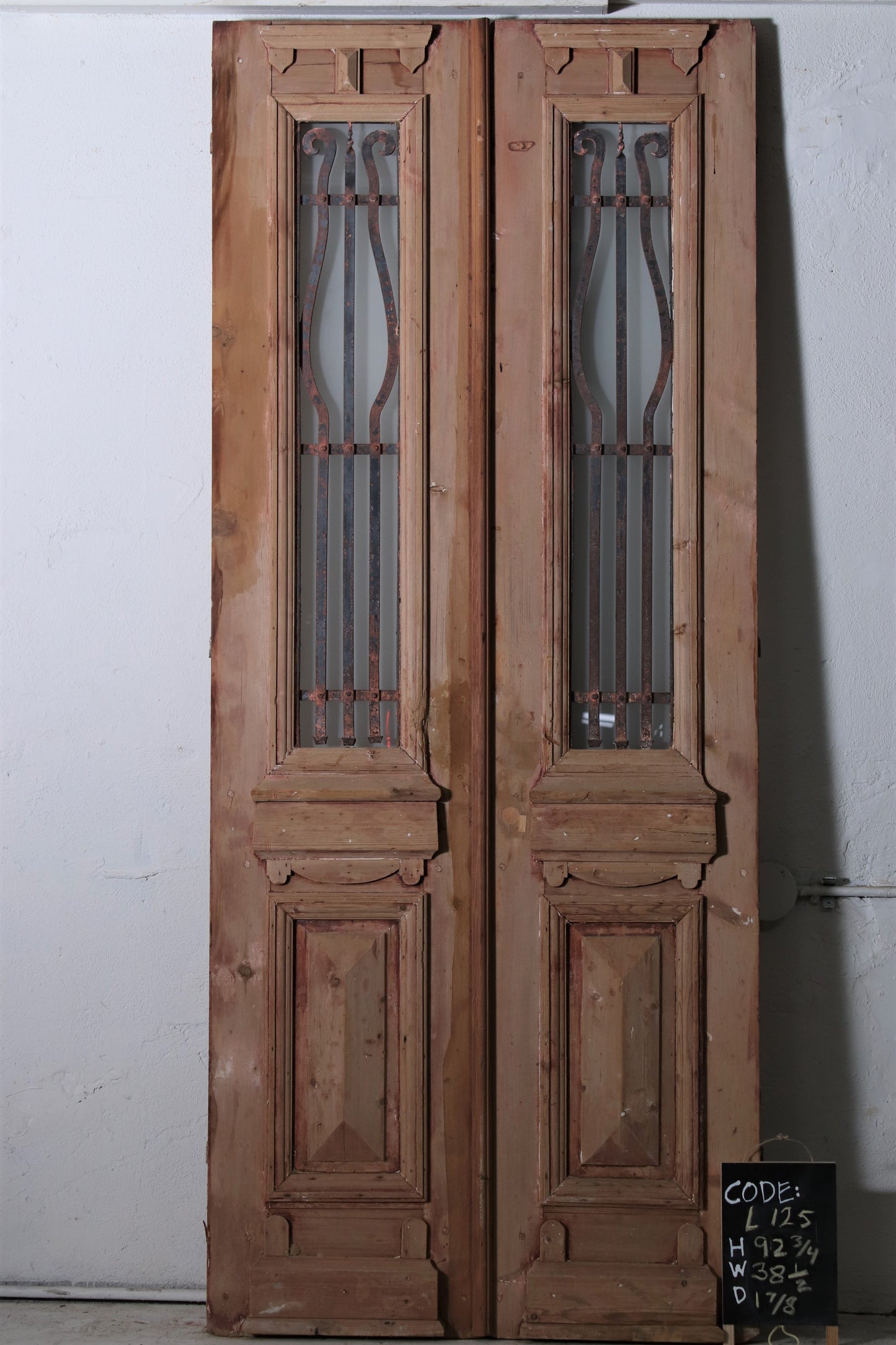 VINTAGE DBL GLASS METAL FRENCH DOOR L125