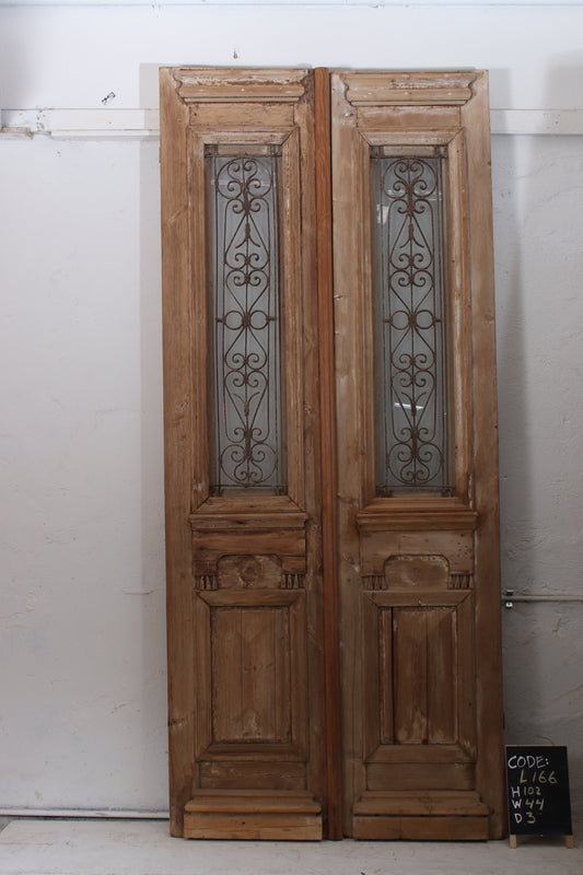 VINTAGE DBL FRENCH METAL GLASS DOOR L166