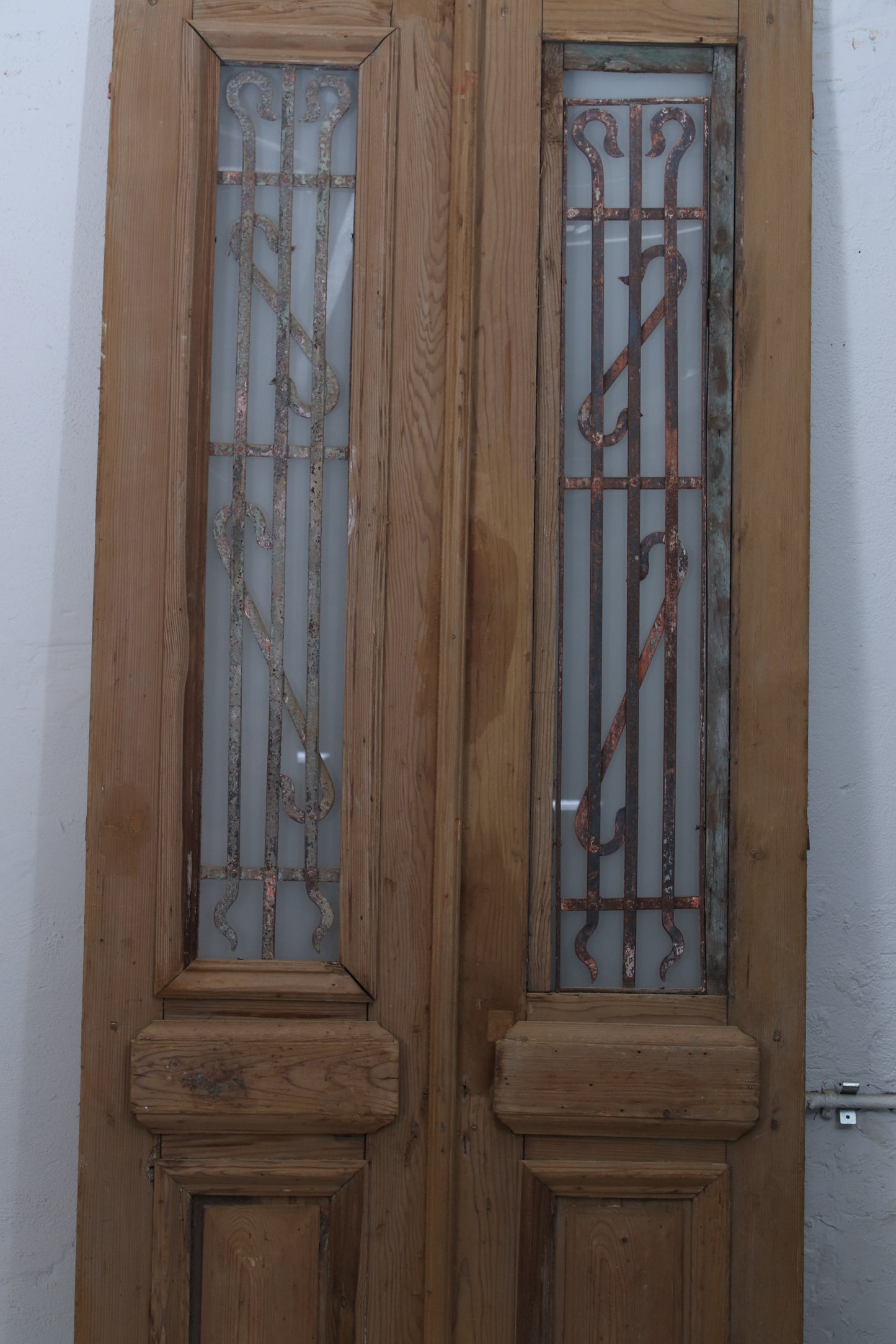 VINTAGE DBL FRENCH METAL GLASS DOOR L162