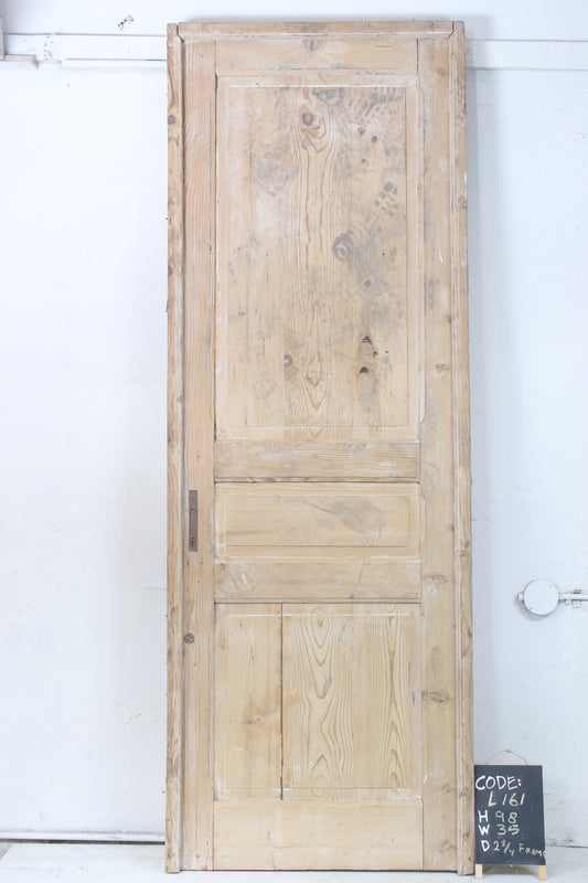 VINTAGE SINGLE DOOR L161