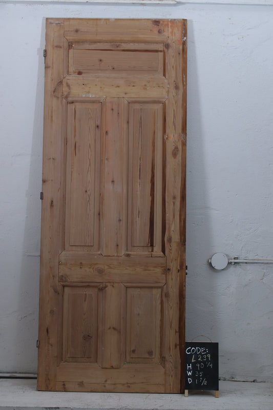 VINTAGE SINGLE DOOR L239