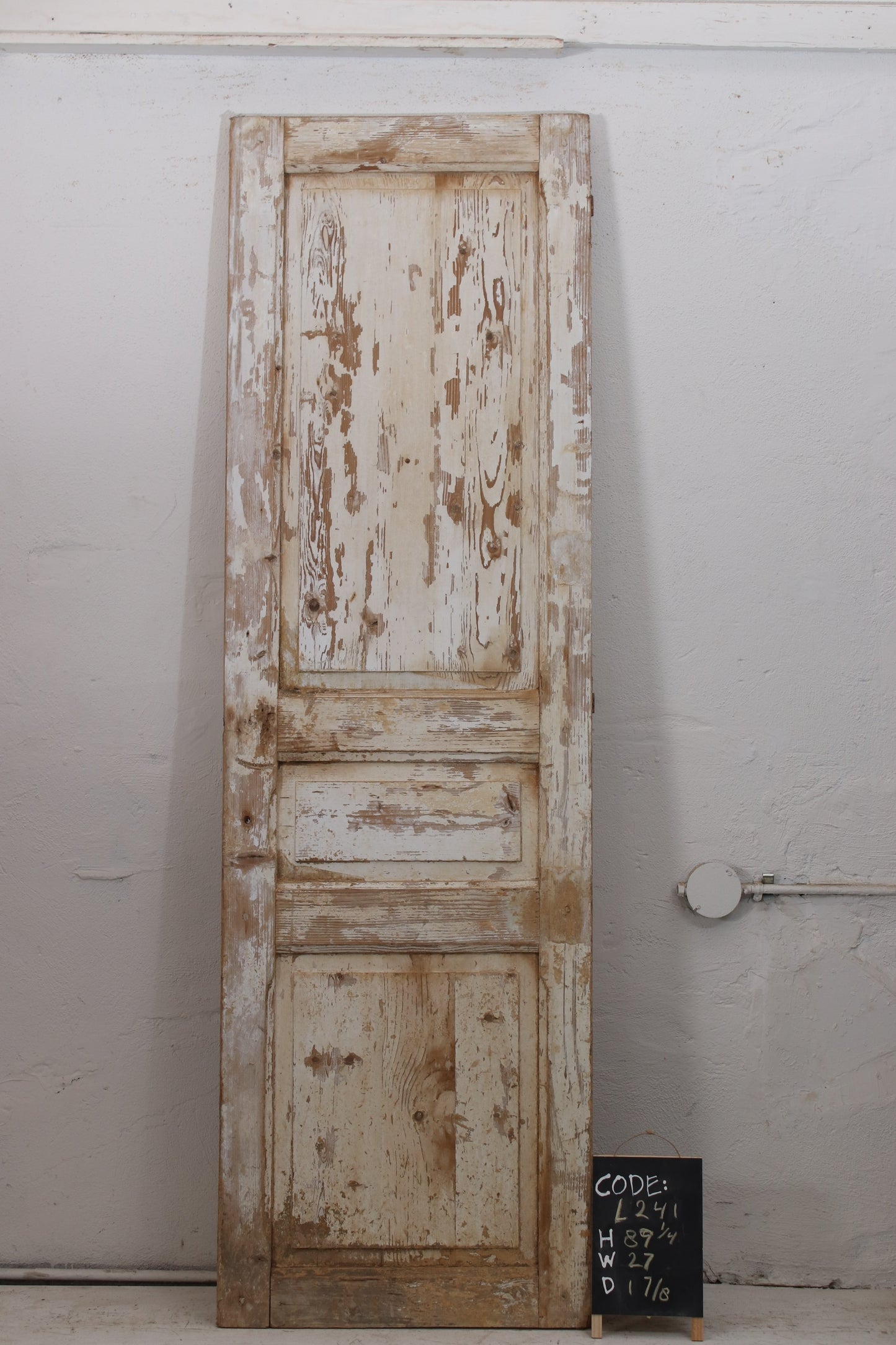 VINTAGE SINGLE DOOR L241