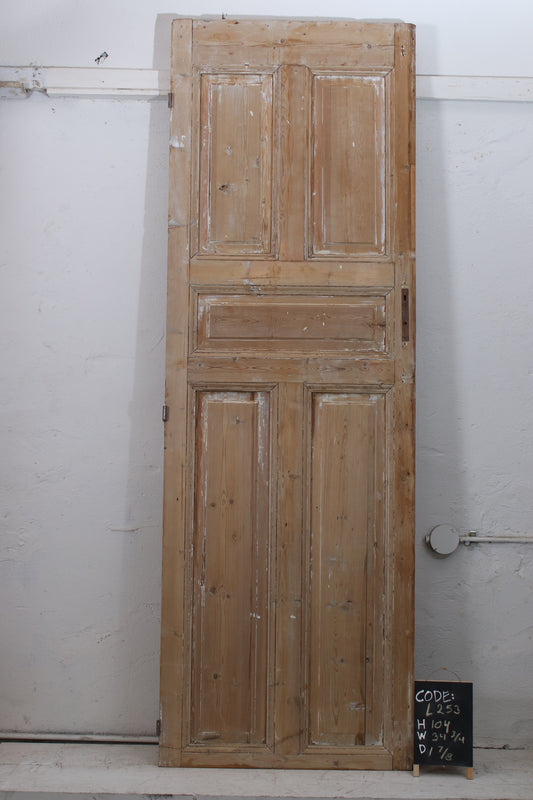 VINTAGE SINGLE DOOR L253