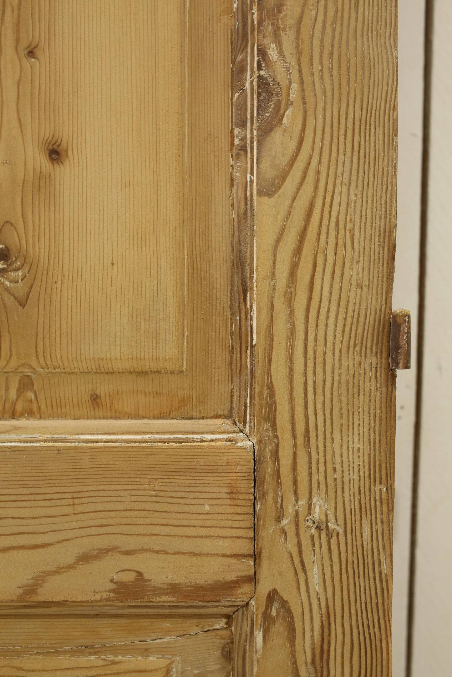 VINTAGE SINGLE DOOR A445