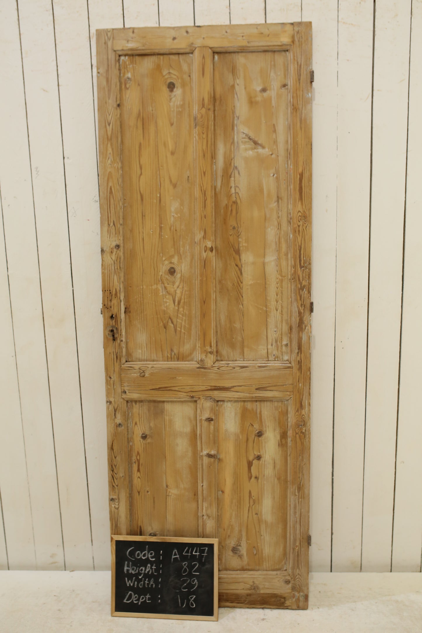 VINTAGE SINGLE DOOR A447