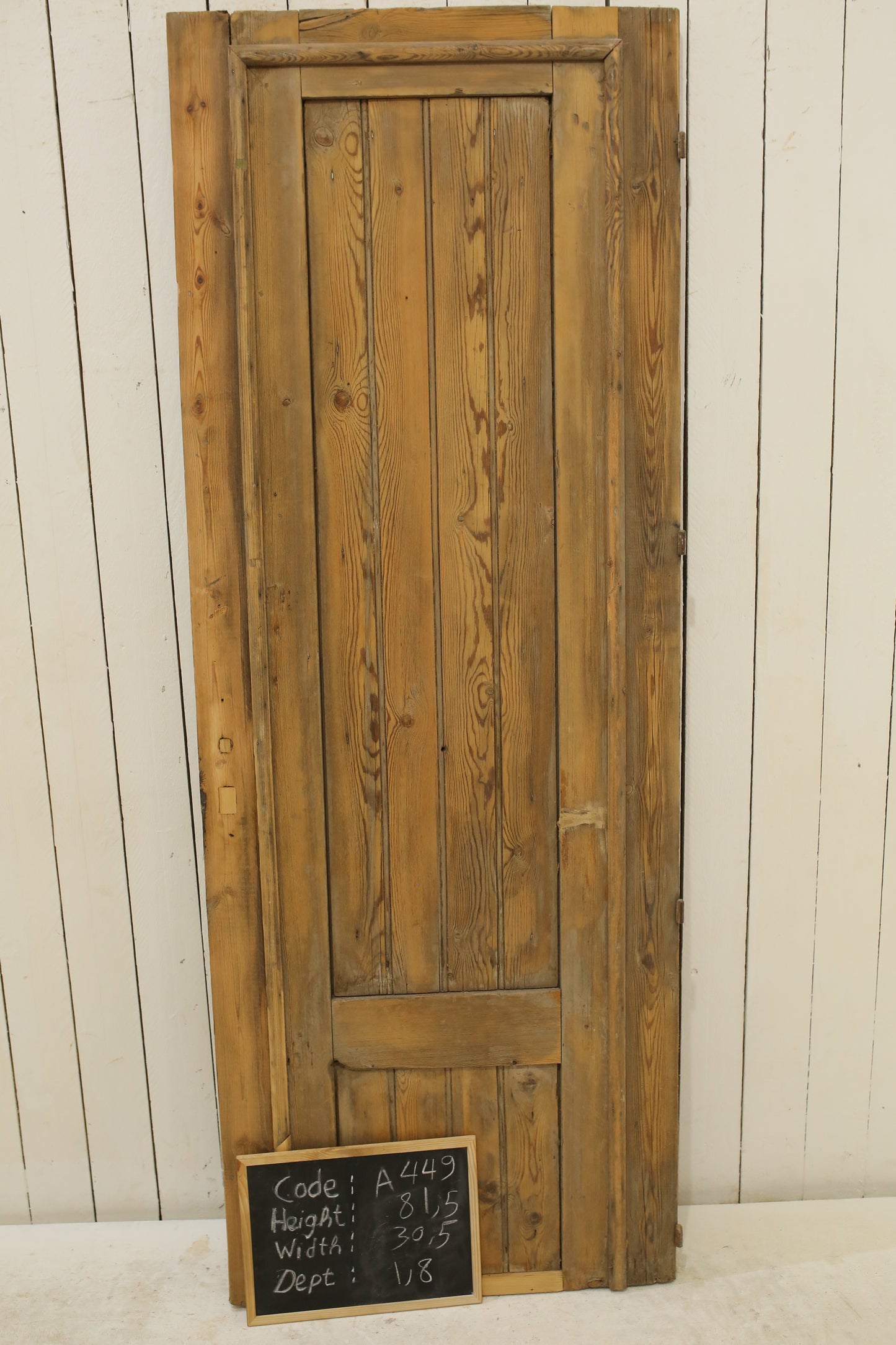 VINTAGE SINGLE DOOR A449