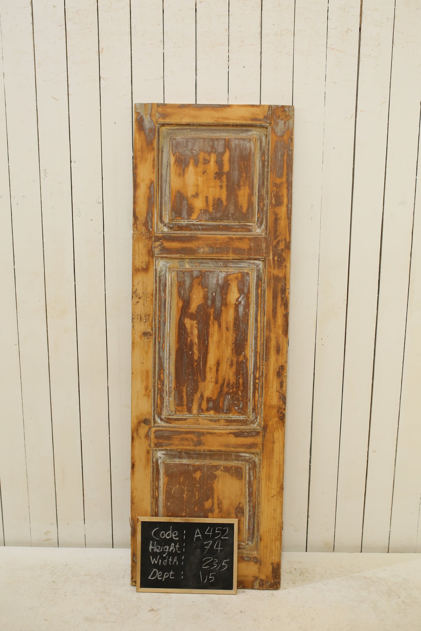 VINTAGE SINGLE DOOR A452