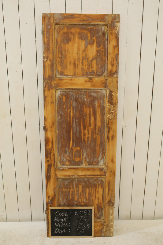 VINTAGE SINGLE DOOR A452