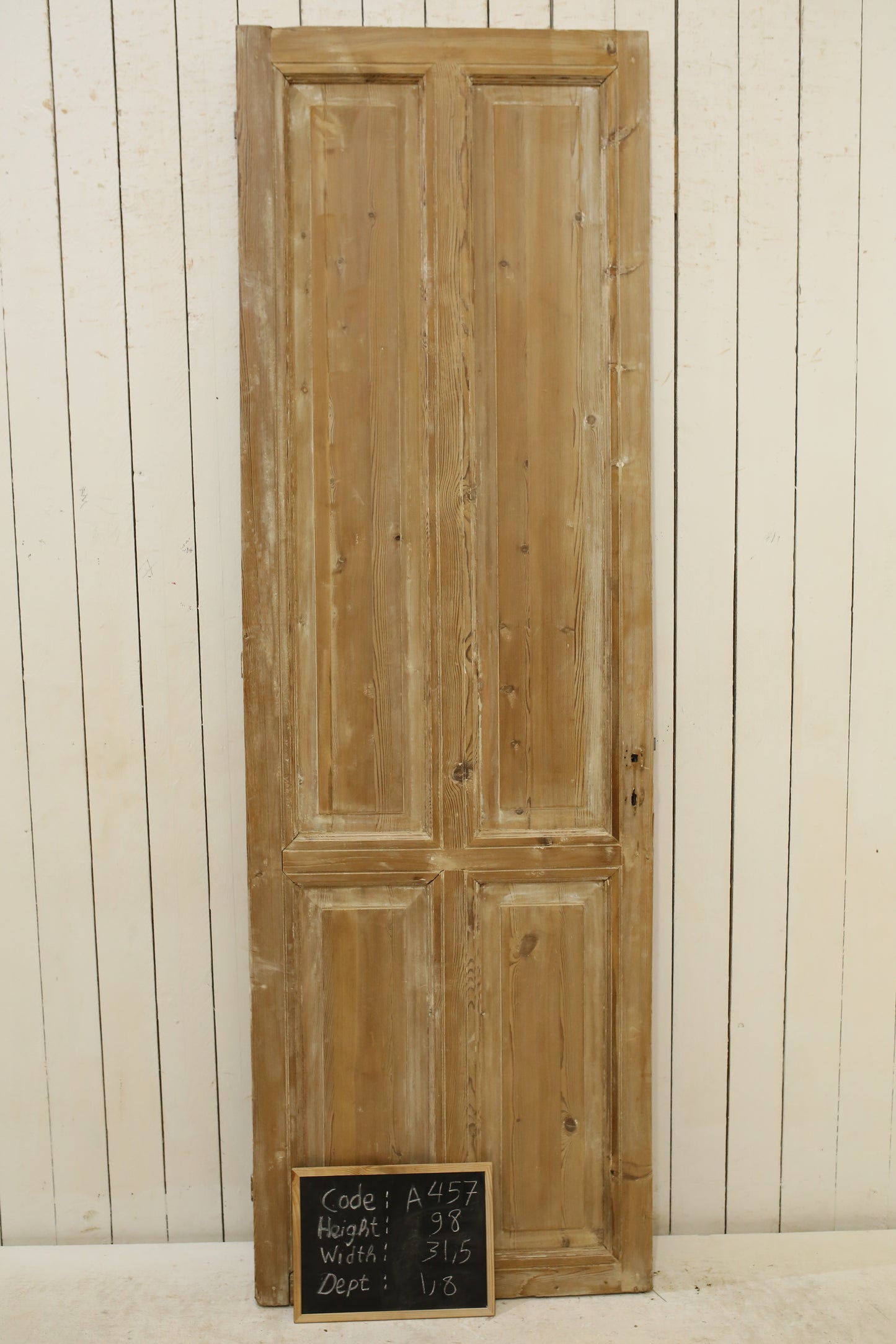 VINTAGE SINGLE DOOR A457