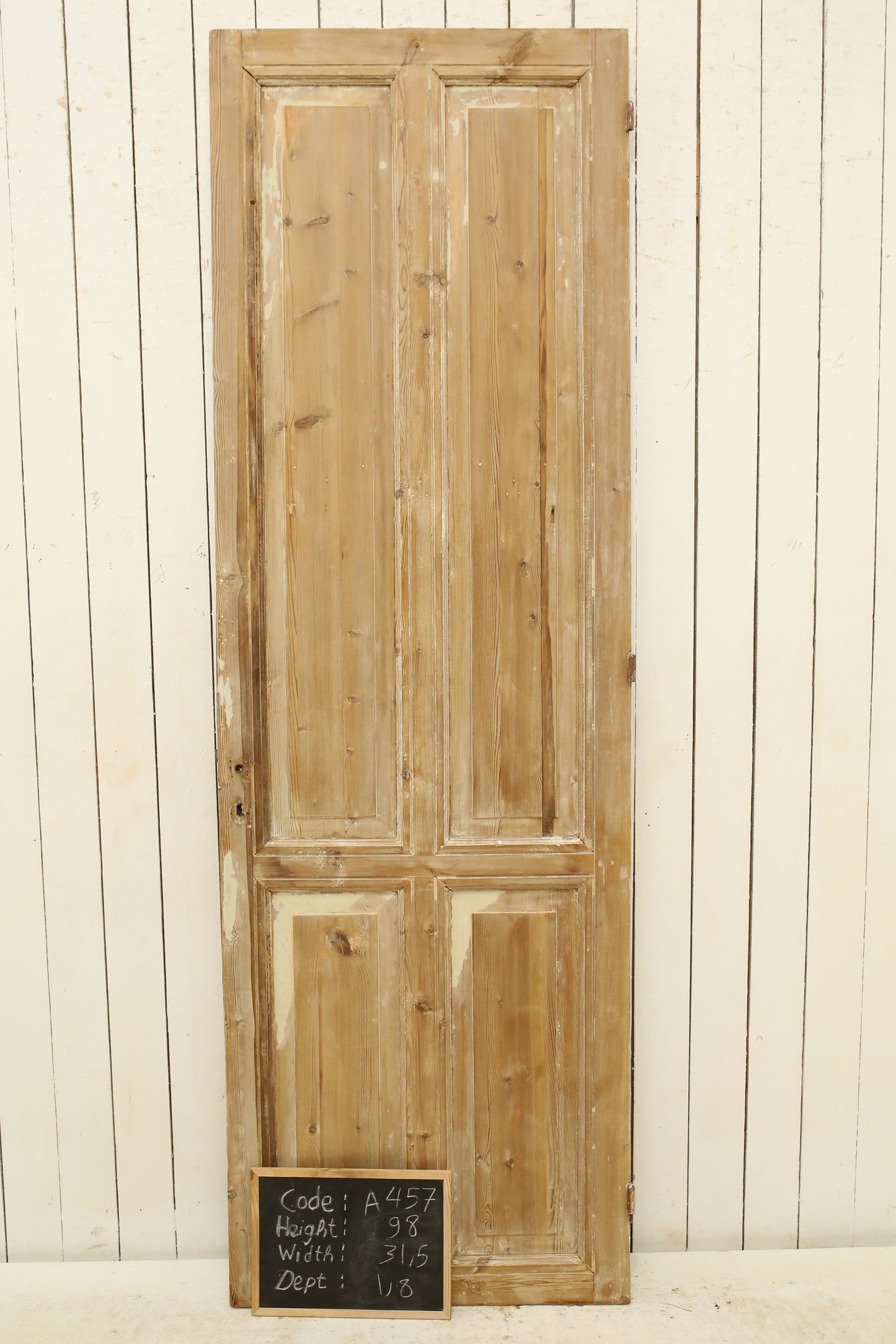 VINTAGE SINGLE DOOR A457