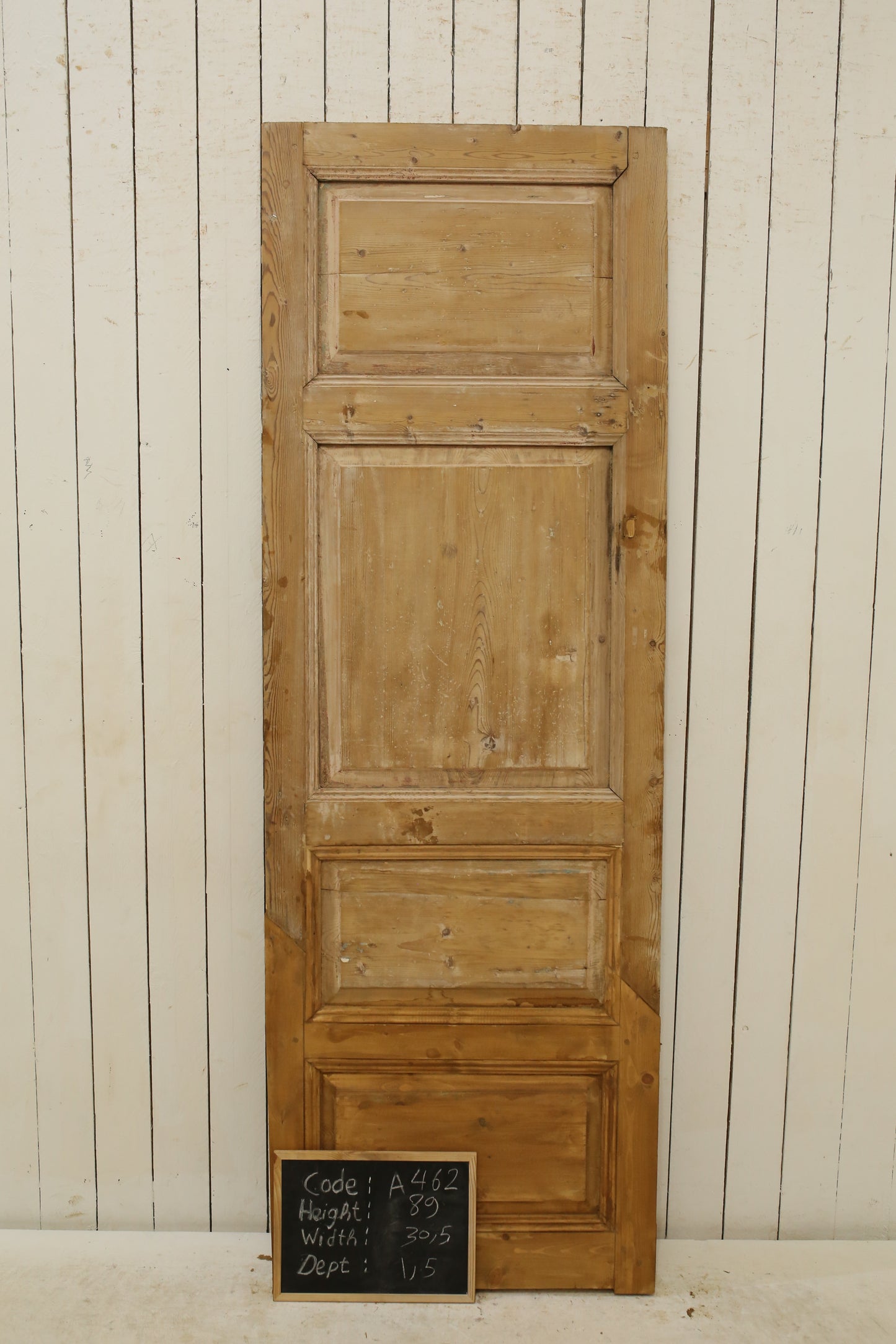 VINTAGE SINGLE DOOR A462