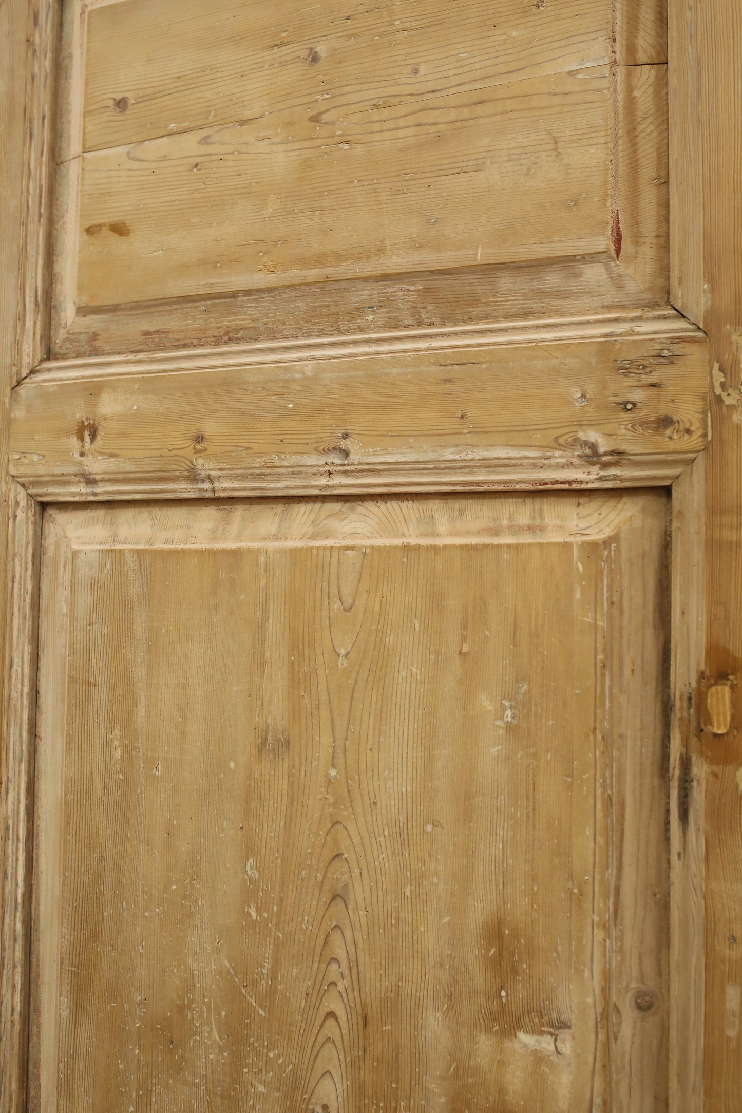 VINTAGE SINGLE DOOR A462