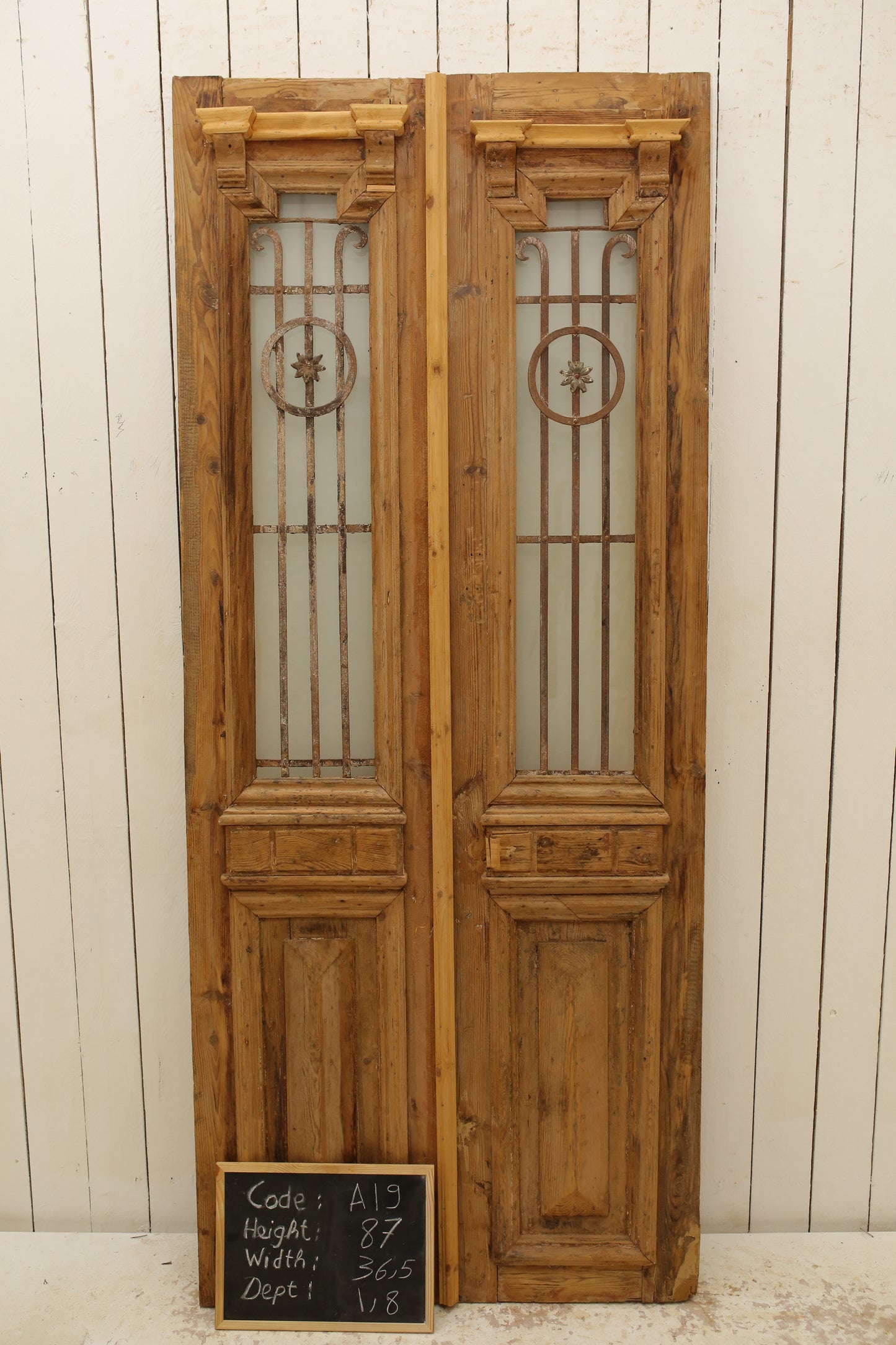 VINTAGE DBL FRENCH METAL DOOR A19