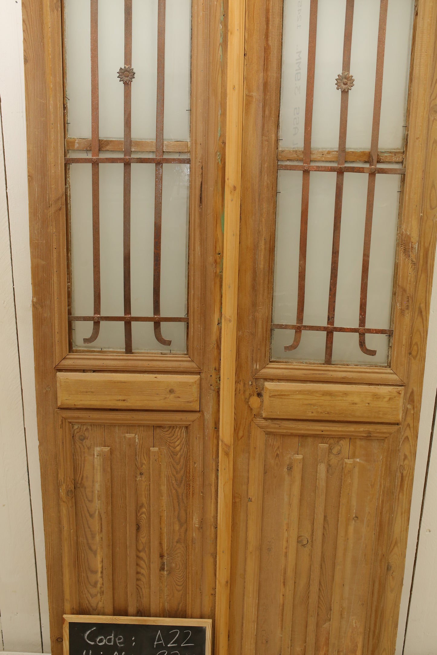 VINTAGE DBL FRENCH METAL DOOR A22