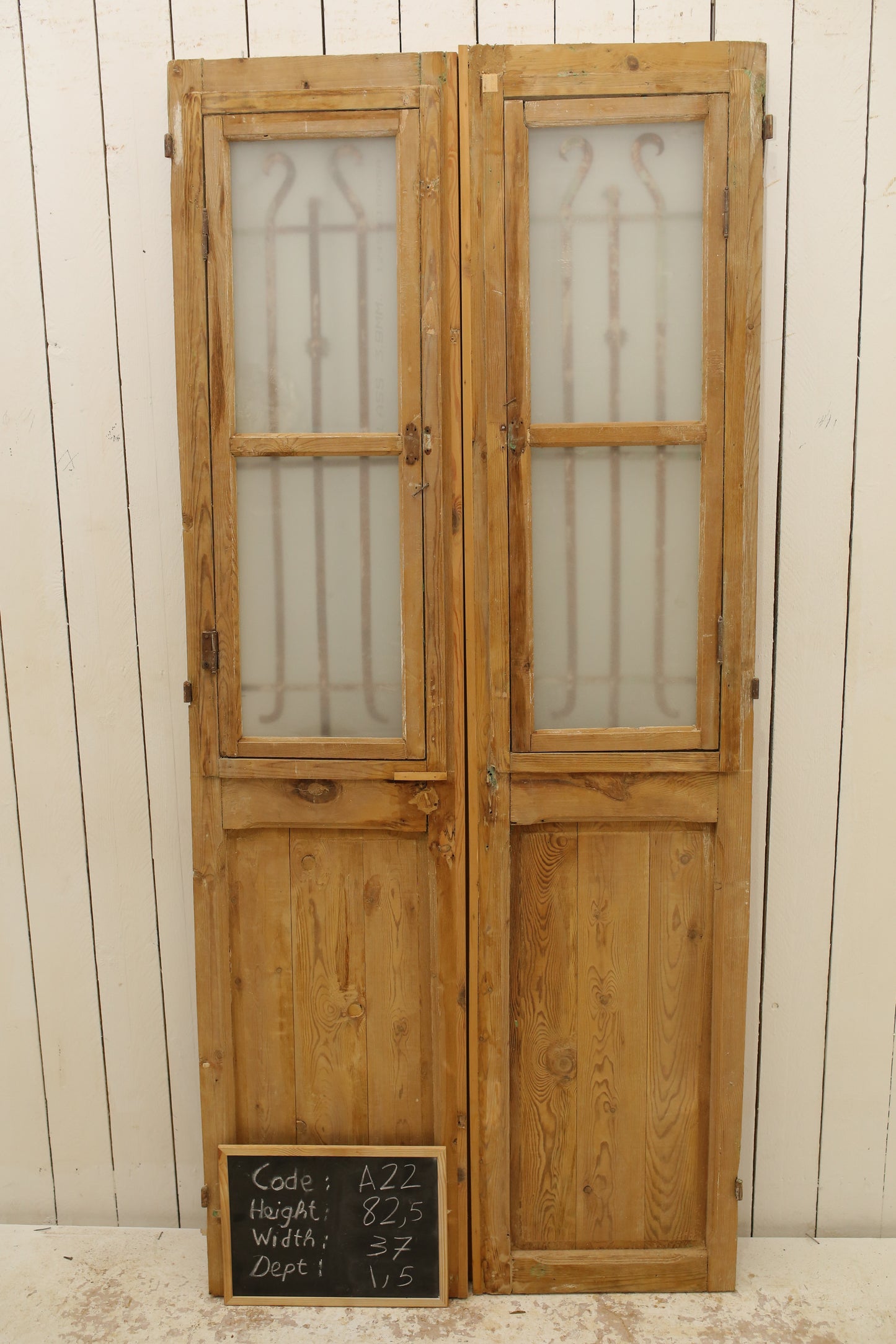 VINTAGE DBL FRENCH METAL DOOR A22