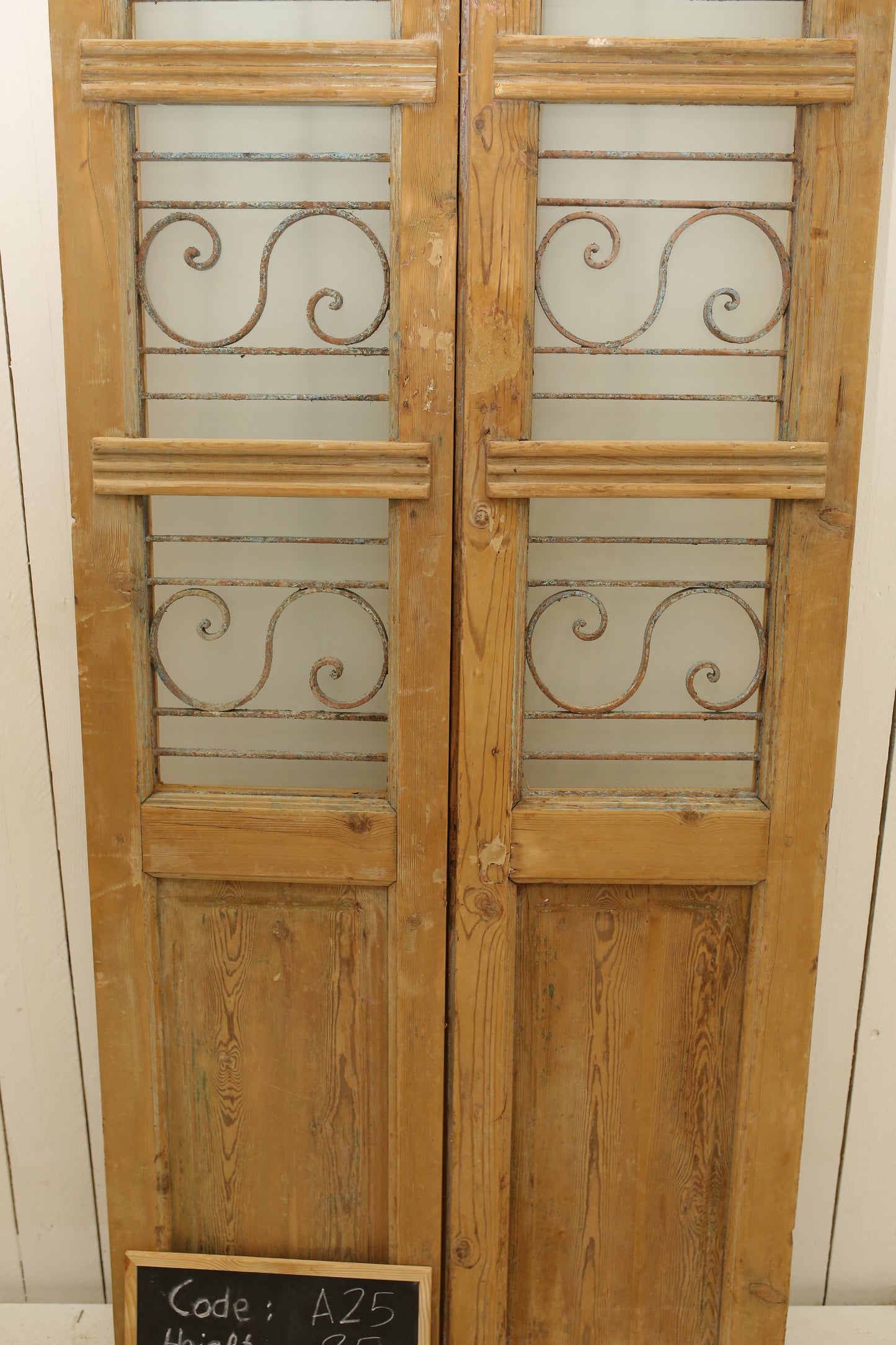 VINTAGE DBL FRENCH METAL DOOR A25