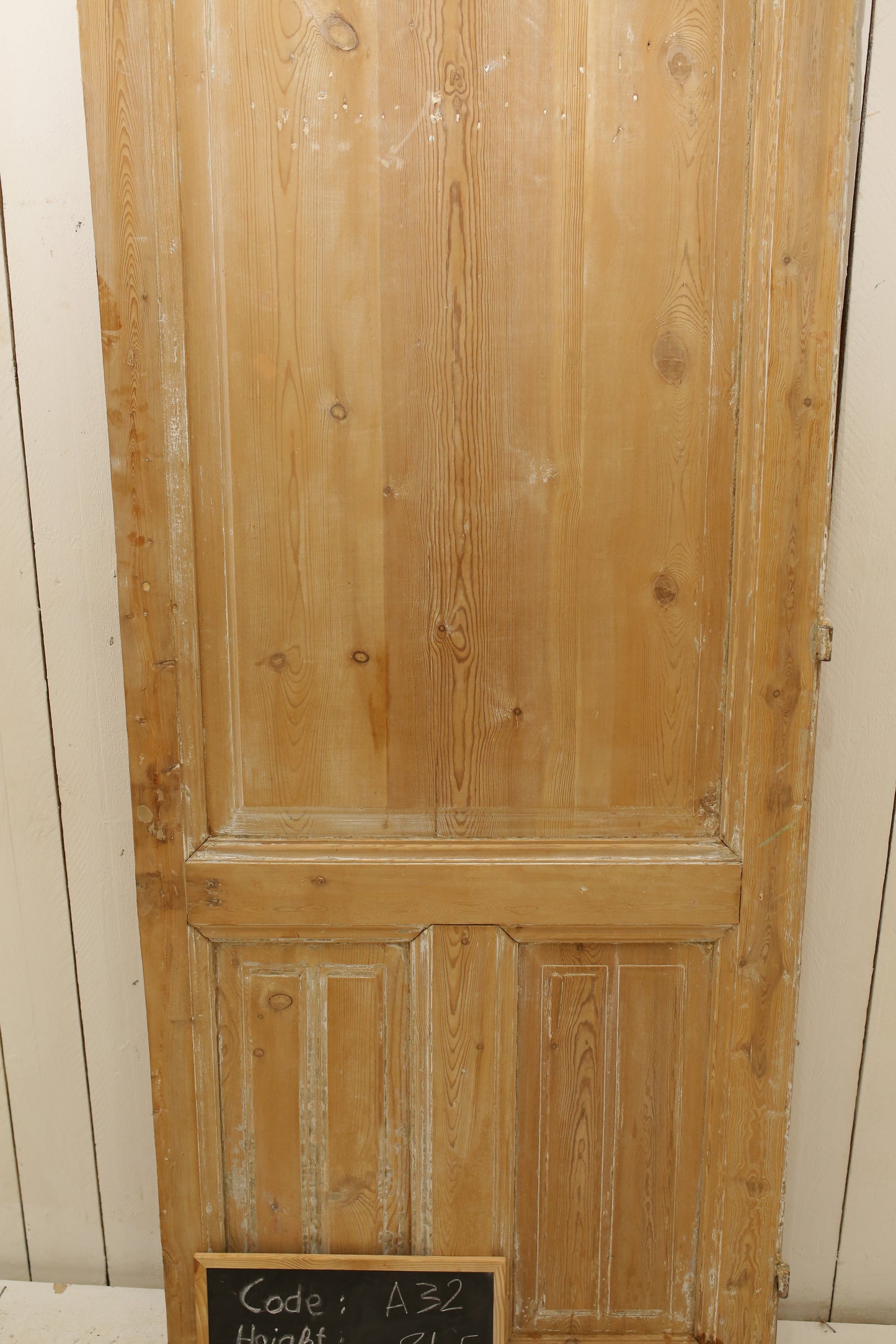 VINTAGE SINGLE DOOR A32