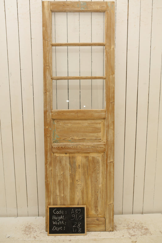 VINTAGE SINGLE GLASS DOOR A39