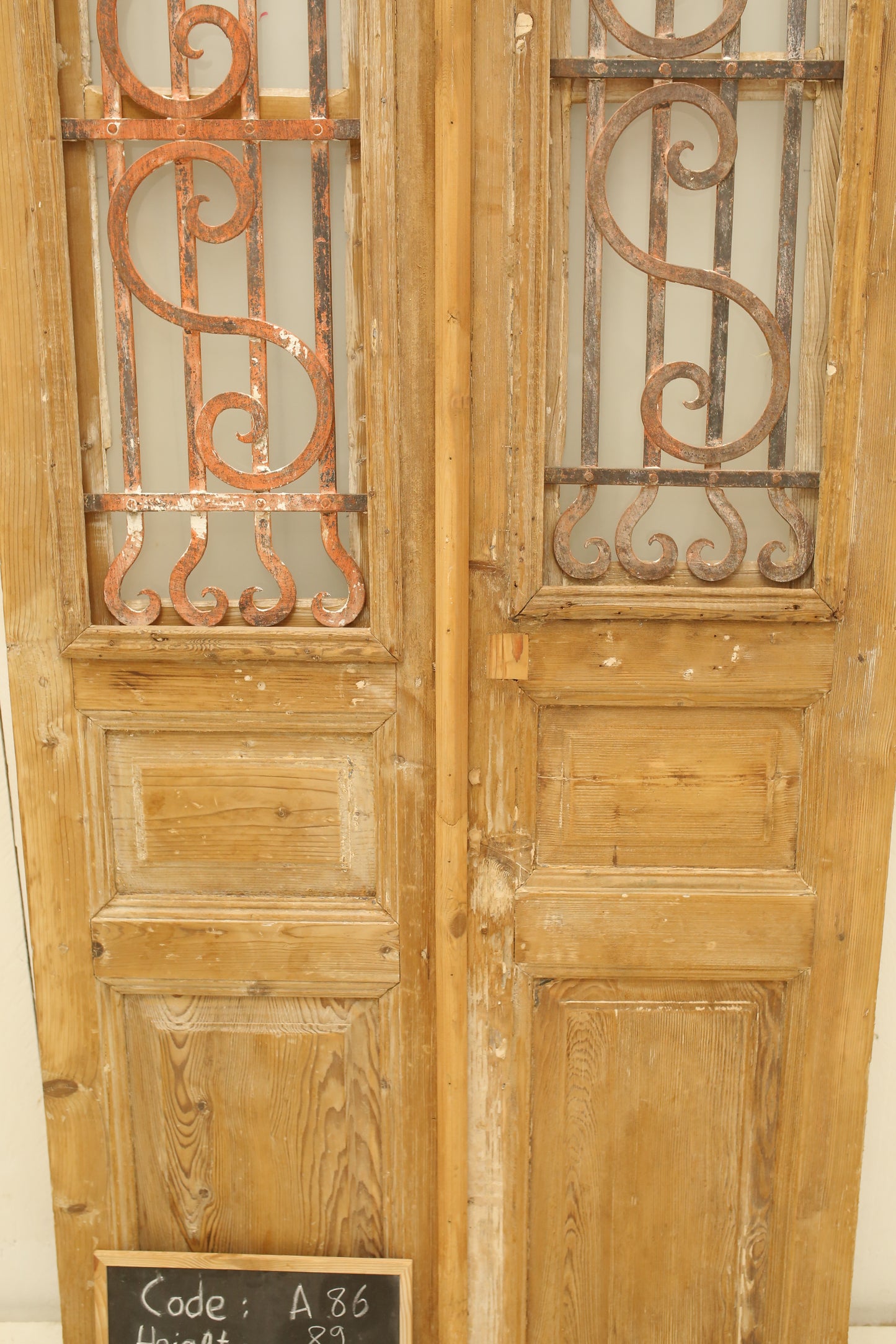 VINTAGE DBL FRENCH METAL DOOR A86