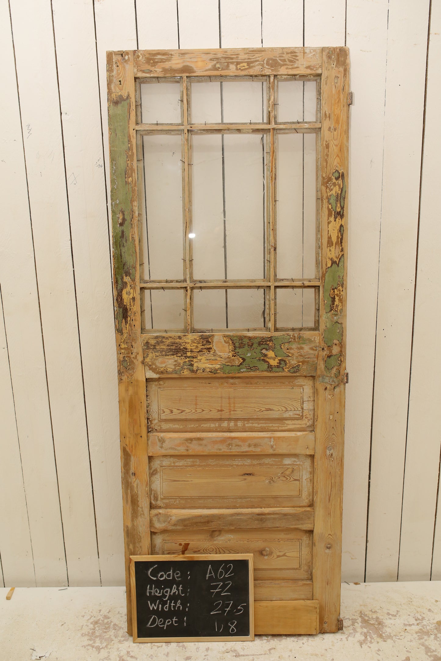 VINTAGE SINGLE GLASS DOOR A62