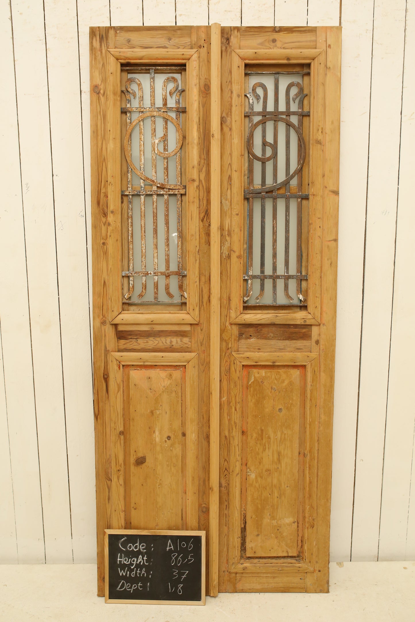 VINTAGE DBL FRENCH METAL DOOR A106