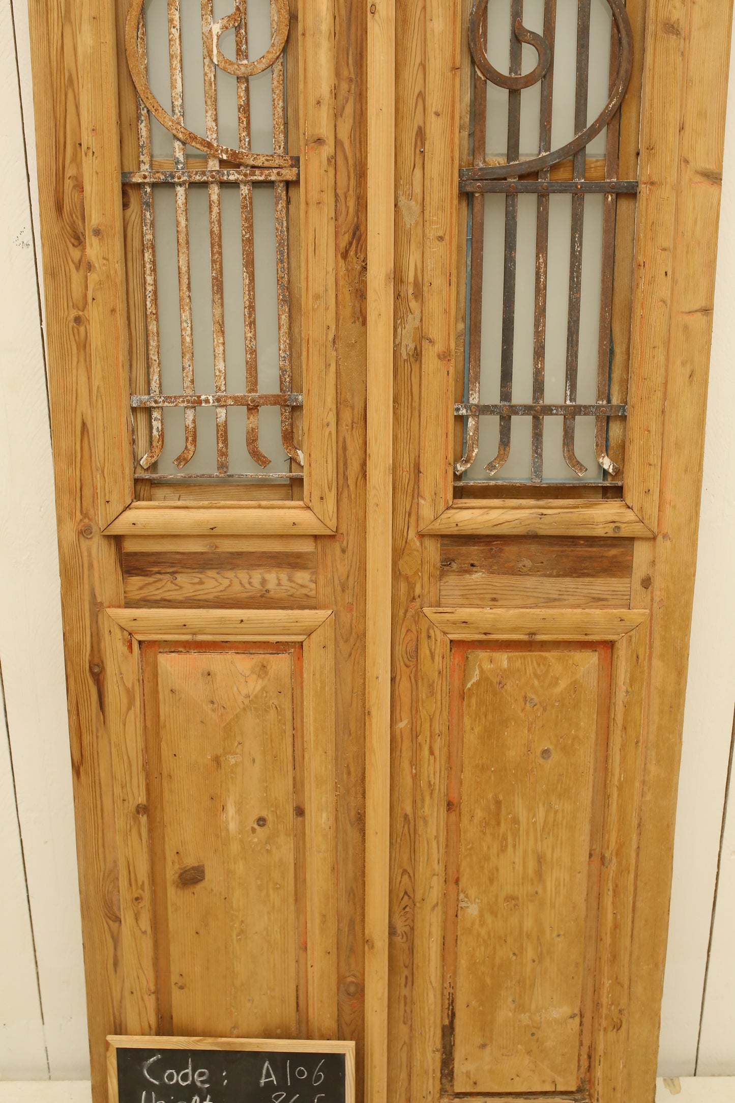 VINTAGE DBL FRENCH METAL DOOR A106