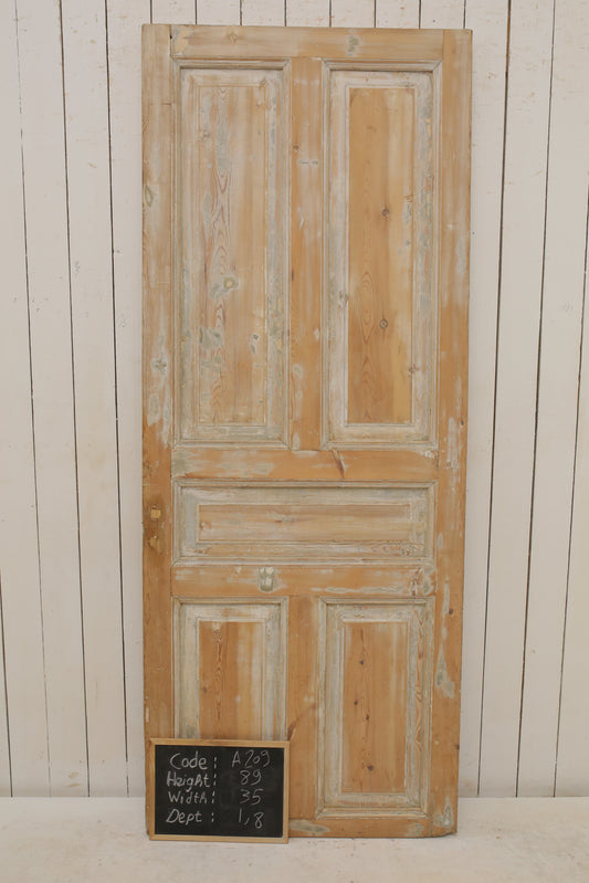 VINTAGE SINGLE DOOR A209