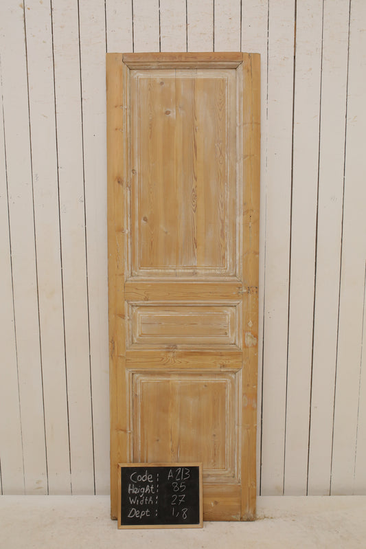 VINTAGE SINGLE DOOR A213