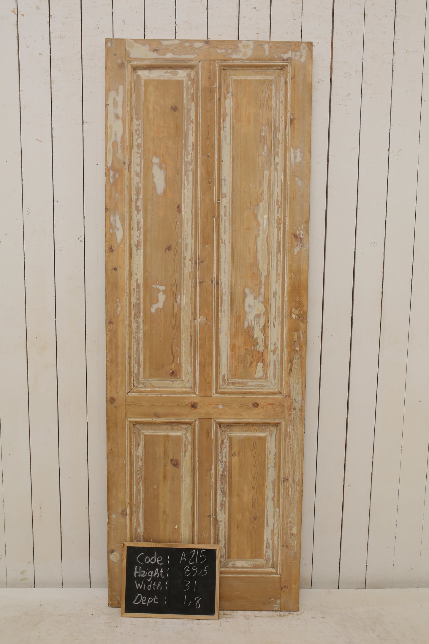 VINTAGE SINGLE DOOR A215