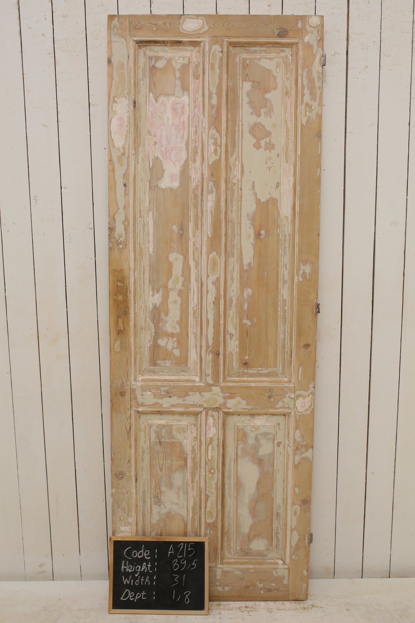 VINTAGE SINGLE DOOR A215