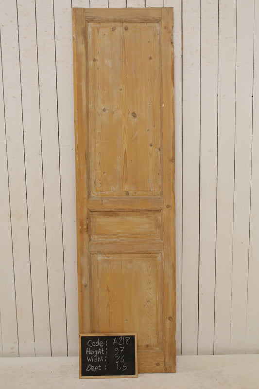 VINTAGE SINGLE DOOR A218