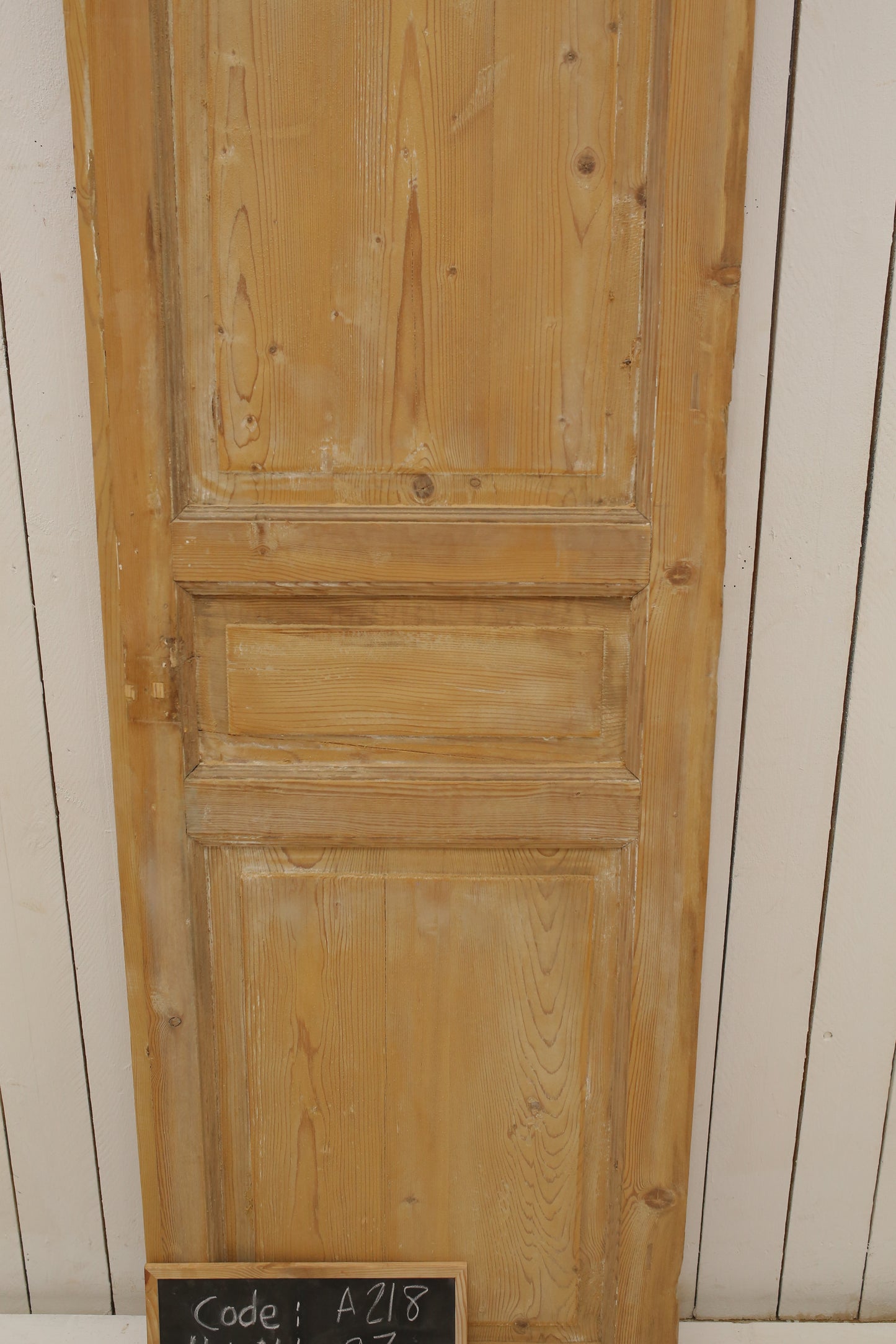 VINTAGE SINGLE DOOR A218