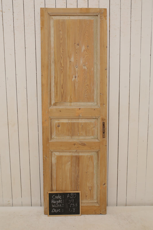 VINTAGE SINGLE DOOR A219