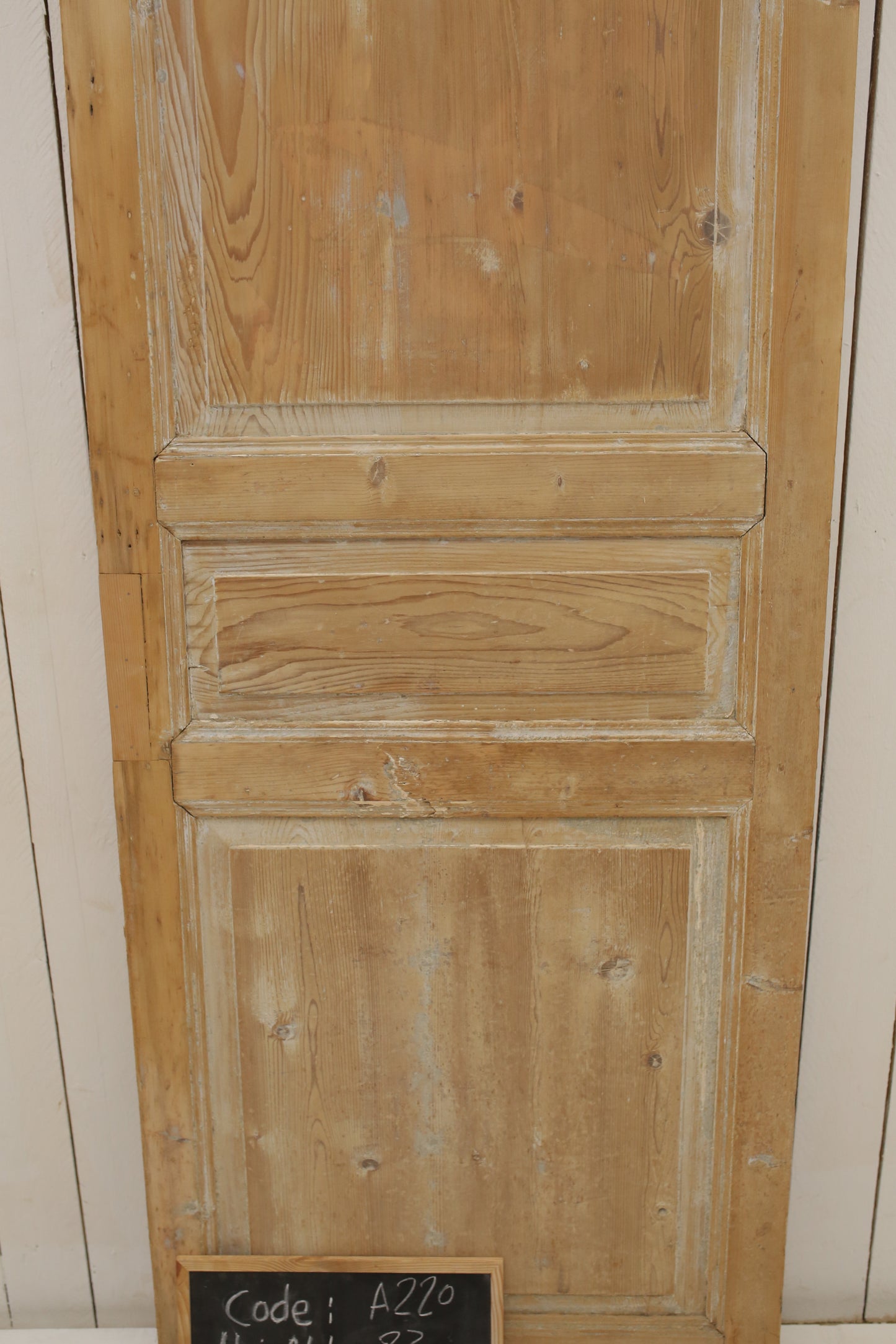 VINTAGE SINGLE DOOR A220