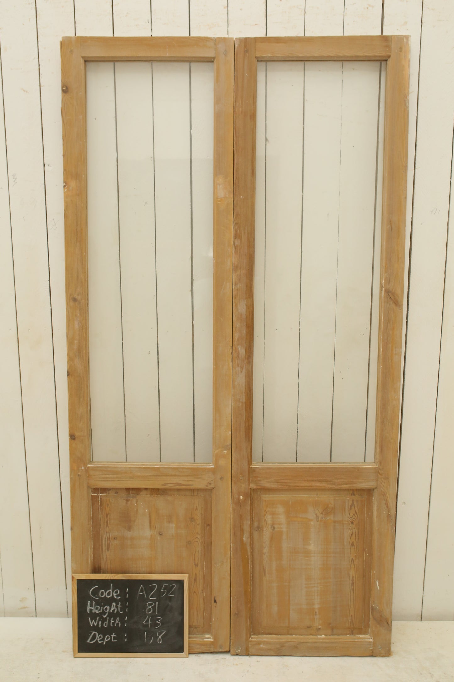 VINTAGE DBL FRENCH GLASS DOOR A252