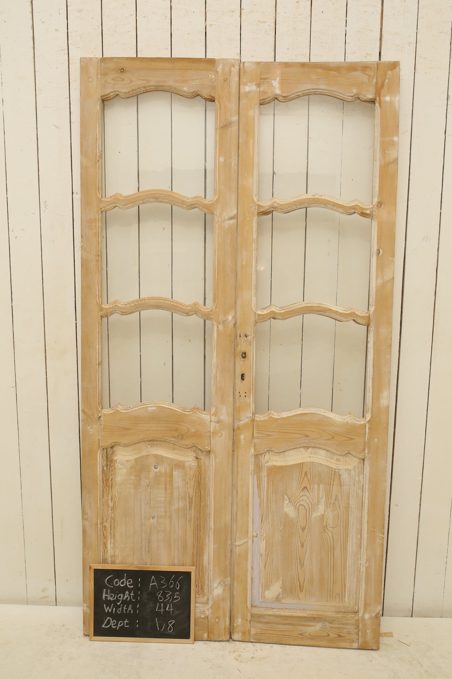 VINTAGE DBL FRENCH GLASS DOOR A366