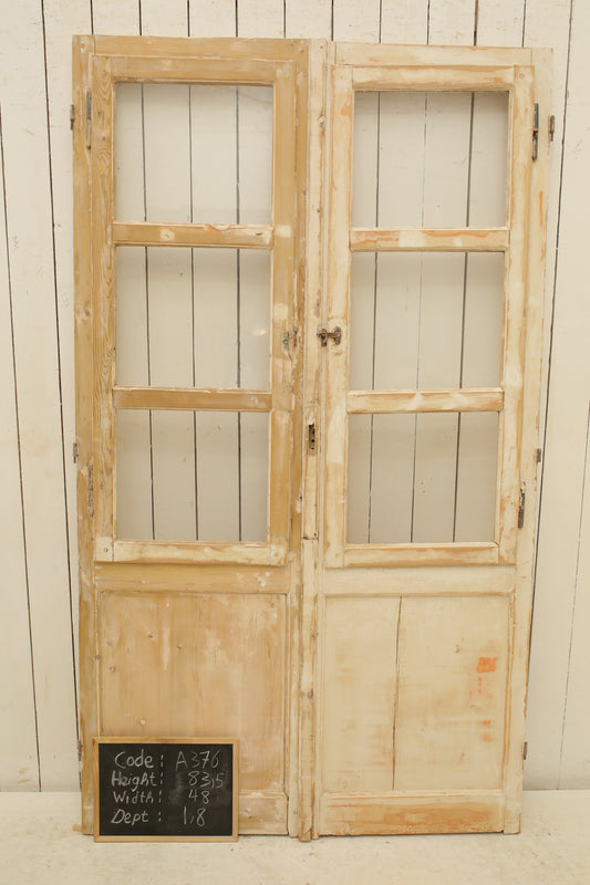 VINTAGE DBL FRENCH GLASS DOOR A376