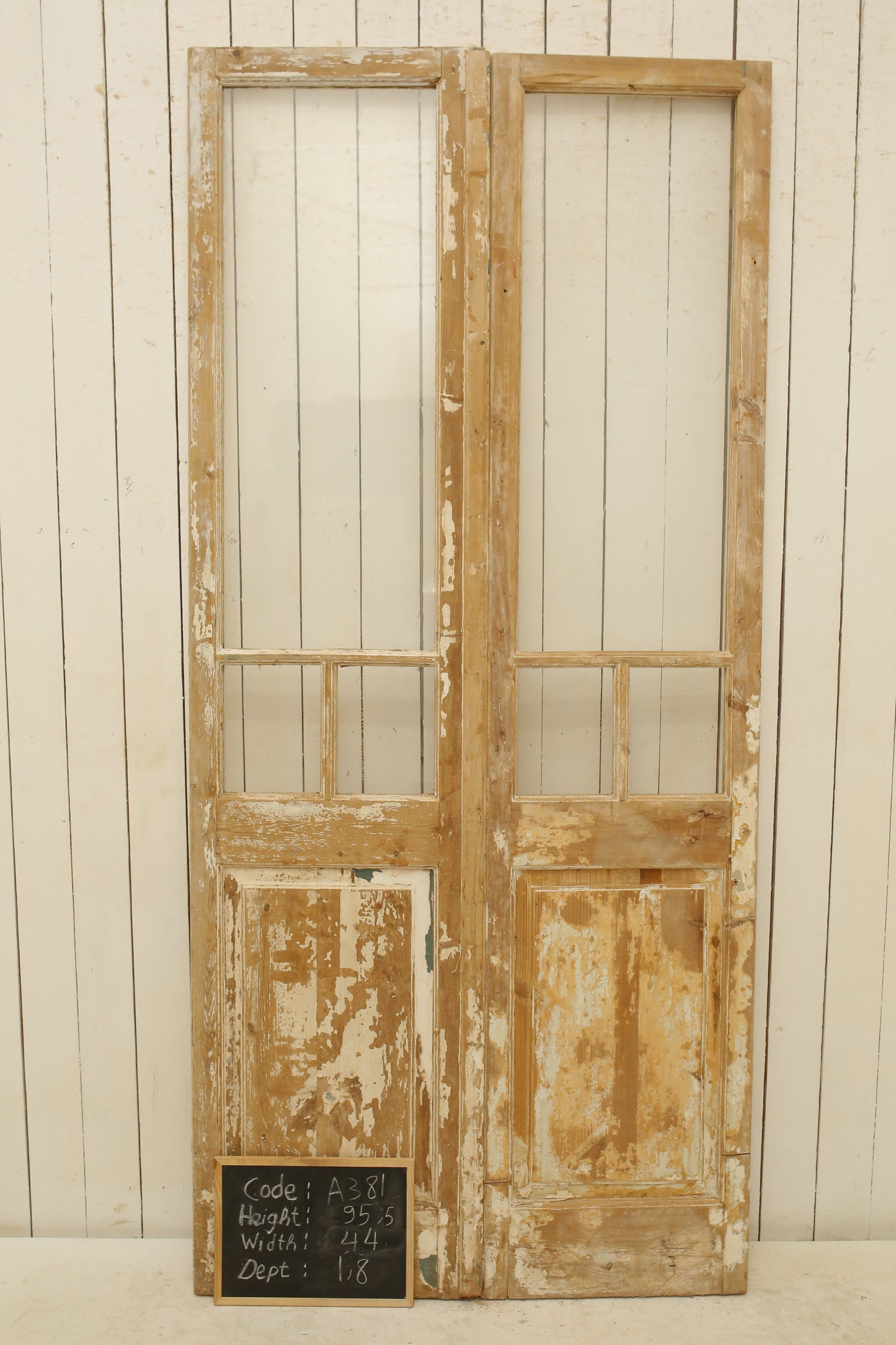 VINTAGE DBL FRENCH GLASS DOOR A381