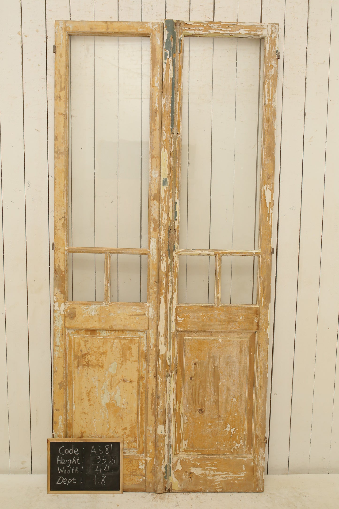 VINTAGE DBL FRENCH GLASS DOOR A381